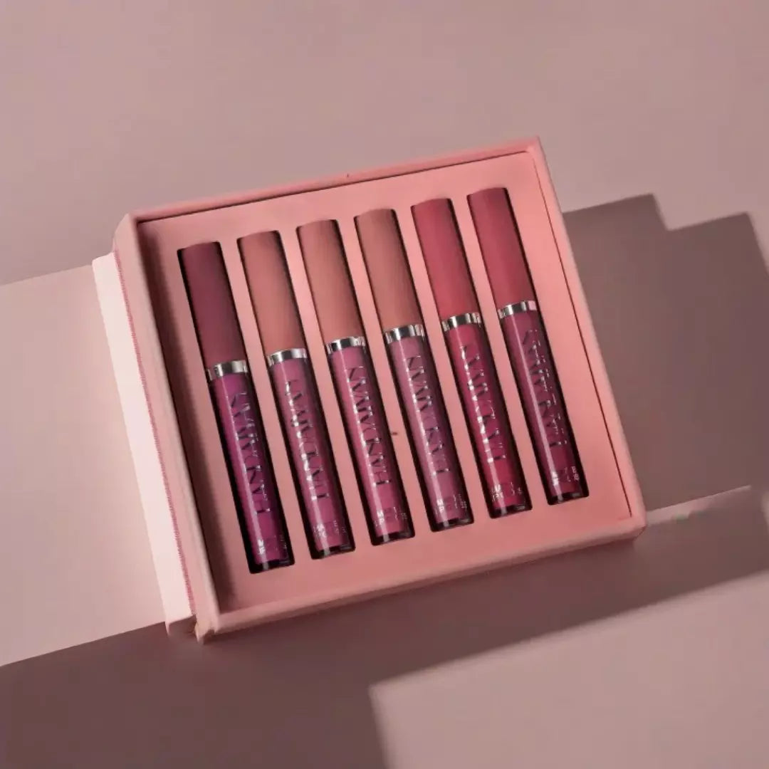 Een kleurenpallet van matte lipsticks van Handaiyan zit in een geschenkdoos.