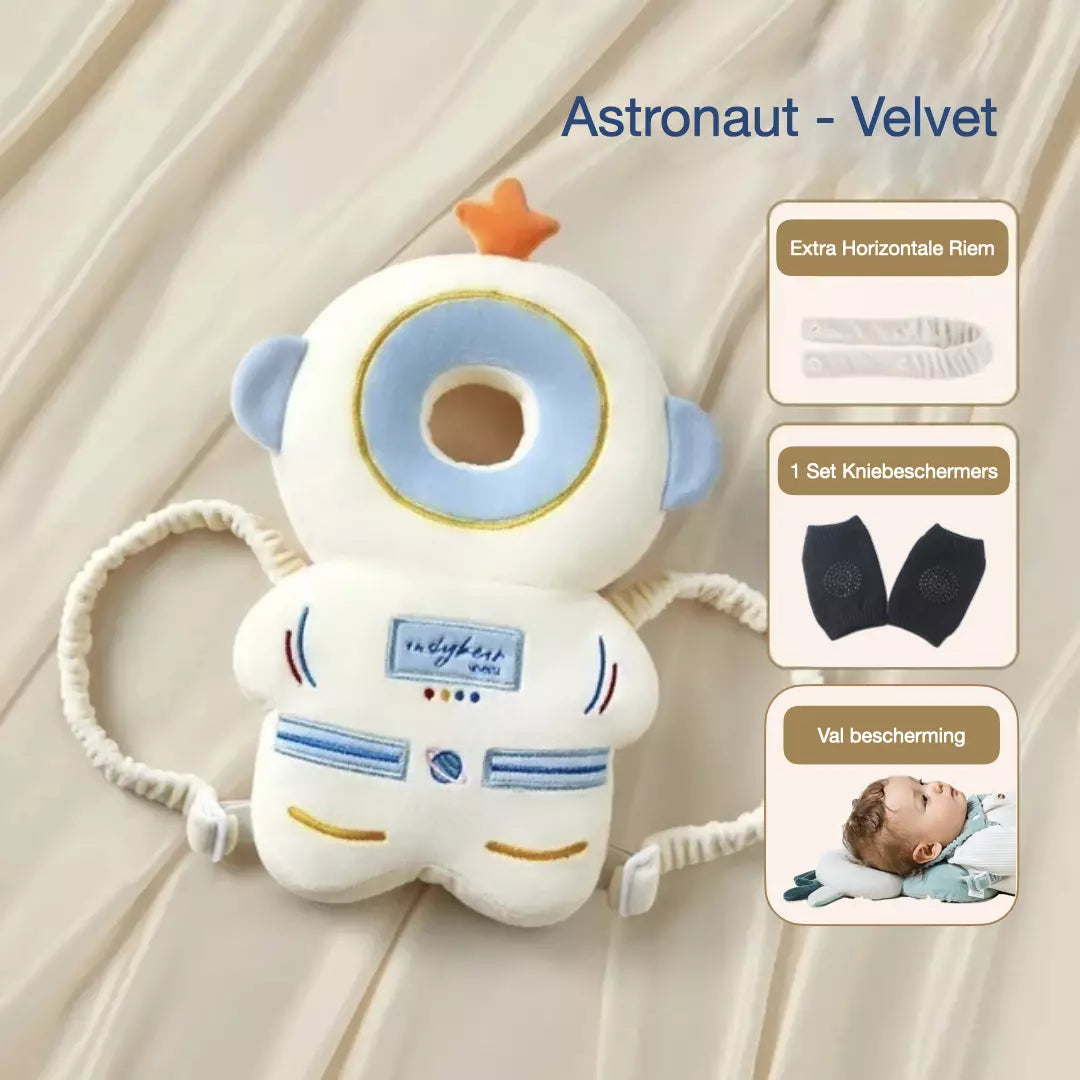 Het baby hoofdbeschermingskussen in de variant velvet astronaut. Het valkussen heeft een horizontale riem, extra valbescherming en je ontvang een gratis set kniebeschermers.