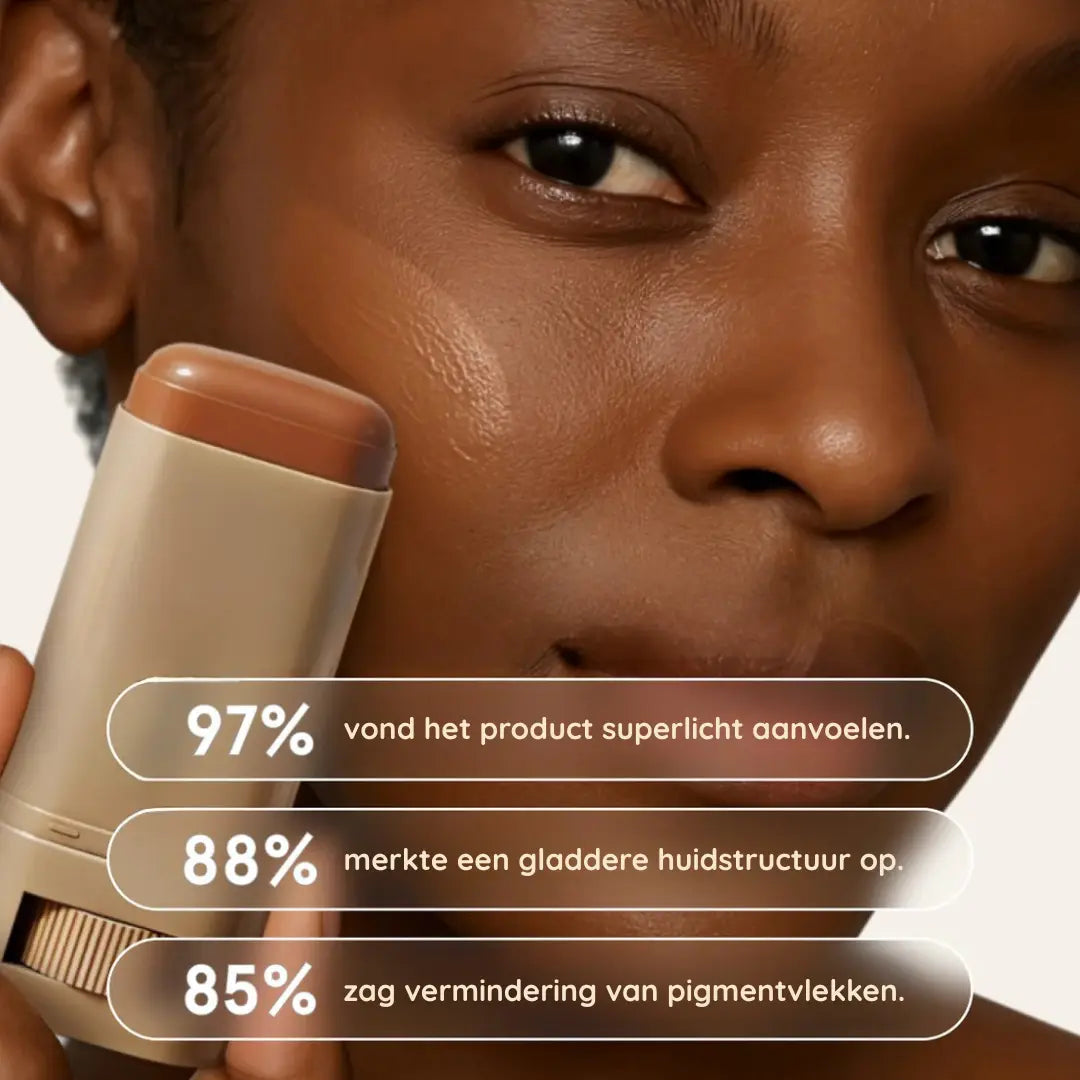 Hydraterende skin tint foundation stick met lichte textuur – ideaal voor elke huidtype.