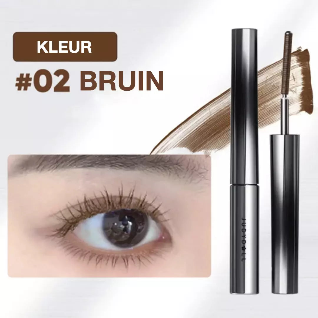 De Judydoll mascara met metalen borsteltje. De metalen mascara borstel heeft geen haartjes, maar dunne groefjes. Hierdoor bereikt de mascara iedere wimper afzonderlijk, voor een geweldig resultaat. De mascara met metalen borsteltje in de kleur bruin.