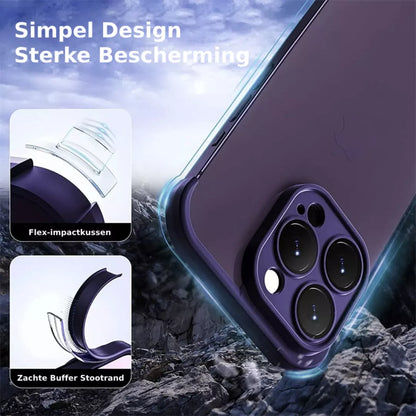 De onzichtbare Iphone hoes 2024 in de kleur paars. De flexibele bumperranden van de onzichtbare Iphone case wordt weergegeven.