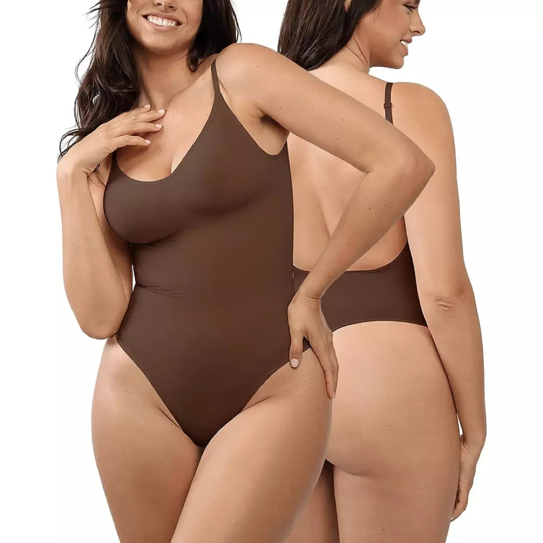 De bruine SlimShape Bodysuit wordt gedragen door een vrouw. Je ziet de voor en achterkant van de bodysuit. 