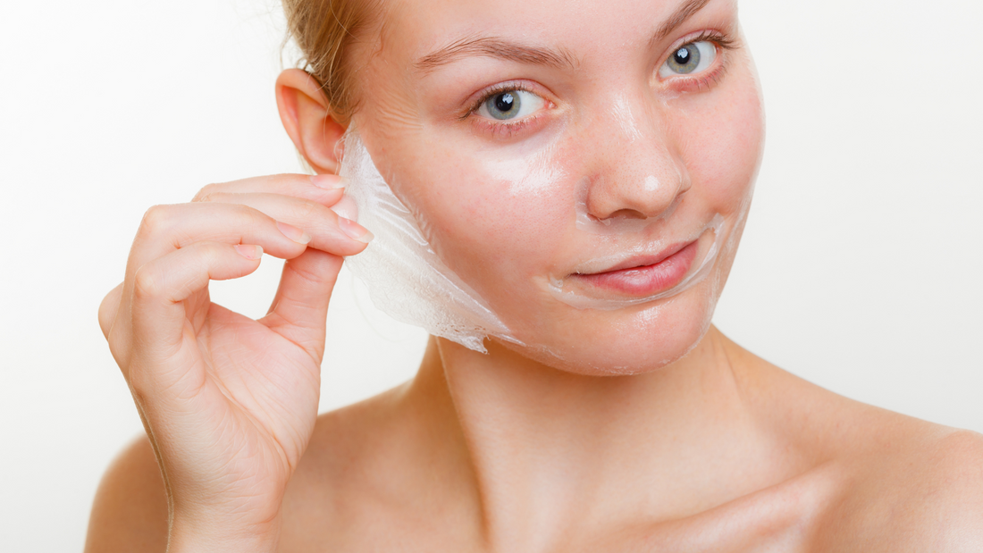 Het Overnight Wrapping Masker. Dit Peel off masker is perfect om 's nachts te dragen en ook om te combineren met onze collageen Jelly cream. 